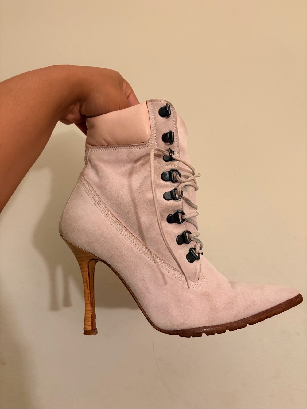 Manolo Blahnik Oklamod